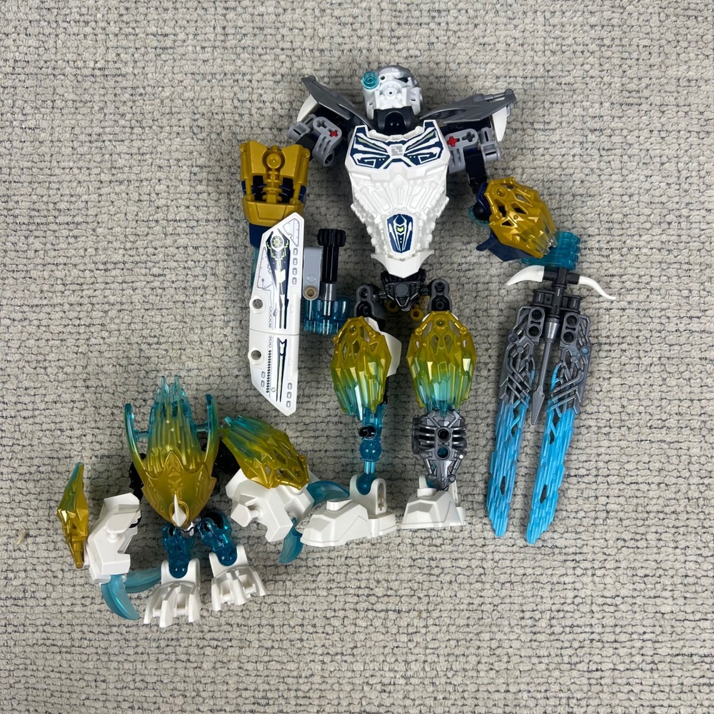 LEGO Bionicle Kopaka and Melum Uniter of Ice 71311 White Blue NOT COMPLETE
